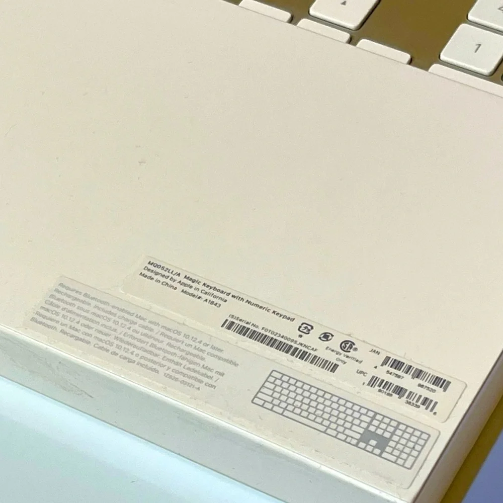APPLE Magic Keyboard with Numeric Keypad US English White Wireless Chargable